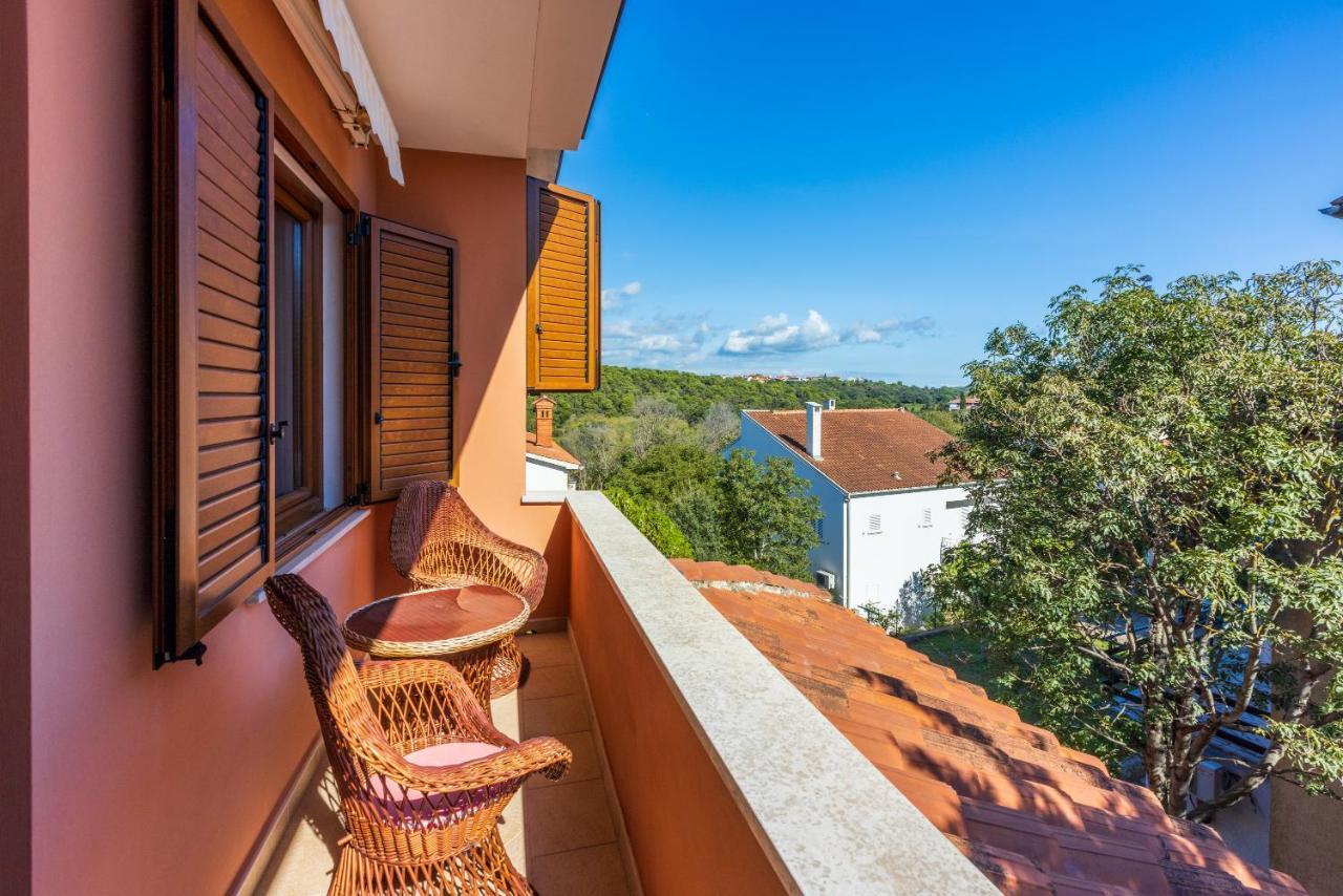 Apartments Villa Mavero Banjole Exterior foto