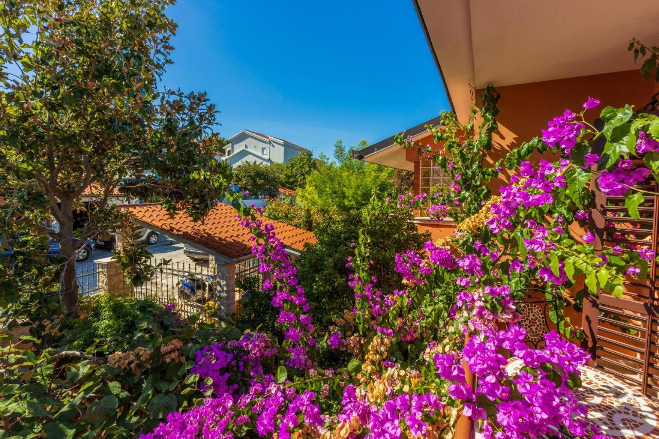 Apartments Villa Mavero Banjole Exterior foto